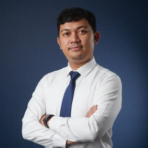 Potret Ega Ramadhona, Wakil Direktur Keuangan